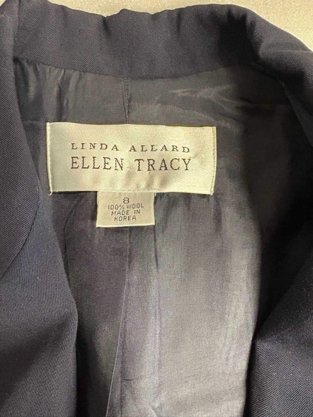 Ellen Tracy Navy Blazer with Gold Crest. 80s VINTAGE w/ 2 extra buttons - Picture 10 of 13